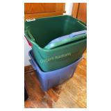 Plastic storage totes