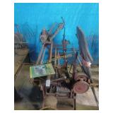 Reel mower sharpening table