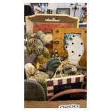 Chicken trays, pictures, plate, decor