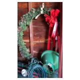 Wreath, light, tree holder