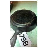 Griswold cast iron skillet-6in