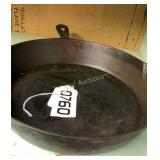 Favorite Piqua ware cast iron skillet-11.5in