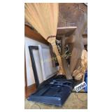 Frames, keyboard and decor