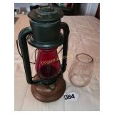 Reed no.2 lantern with extra globe