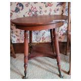 Claw foot table
