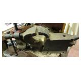 3.5" Anvil bench vise