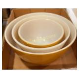 Pyrex nesting bowls