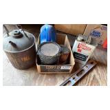 Motor oil, gas can, level