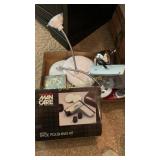 Lights, shoe polishing kit