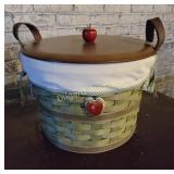 2005 Longaberger apple basket