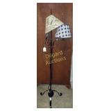 Floor lamp.w/extra shade