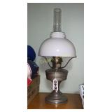 Mantle lamp Co. Aladdin oil lamp (approx 23" tall)