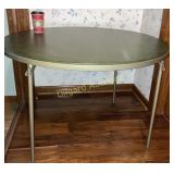 Round card table