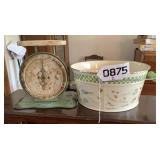 Family Scale Pelouze MFG Chicago and tin bucket