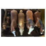 (4) Breyer horses, (1) ceramic horse