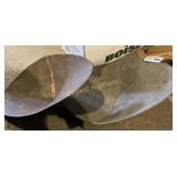 Scale pans, horseshoes