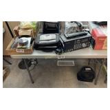 Plastic table (WITHOUT CONTENTS)