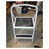 Metal step ladder