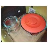 Pyrex glass measuring cups