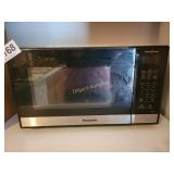 Panasonic 900 watt microwave oven