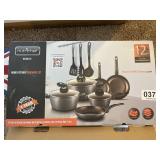 (NIB) Nutrichef 12 pc cookware set