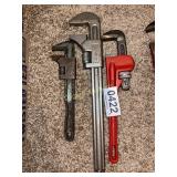 (3) Pipe wrenches
