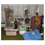 Thanksgiving signs, misc decor, cake knives bag