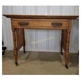 Ladies oak desk (approx 36'W x 29'H x 24'D)