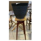 Wooden stand and plastic planter