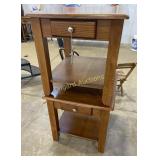 (2) End tables (23.25x22.25x22.5)