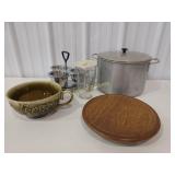Pot, Pyrex casserole, chip bowl and more
