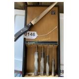 Ekco Arrowhead knife set in wooden box
