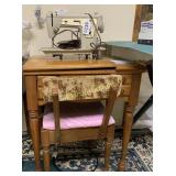 Singer (Model 237) sewing machine w/table