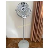 Lasko pedestal fan