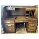 Winners Only Oak Roll Top Desk (36'x61'x51')