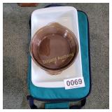 Pyrex baking dishes and carrying  case