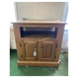 Oak stand (29.5"x19"x30.5")