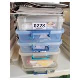 (5) Totes with sewing/quilting material