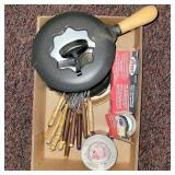 Cast iron fondue set and chafing fuel