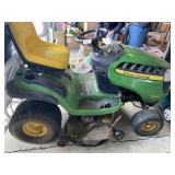 John Deere D140 riding mower (approx, 46")