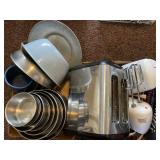 Pots, toaster, hand mixer, more