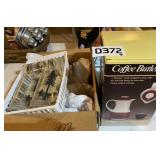 Coffee butler, cups