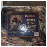 Queen size plush 'Grizzly' blanket