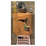 Floor mats, watering can, organizer