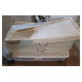 (4) totes with lids