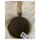 Cast iron skillet
