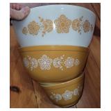 Pyrex Nesting bowls