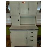 Hoosier Coke cabinet (22.5x39x68)