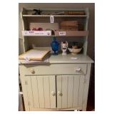 Wooden hutch (17'x35'x58')