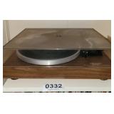 Realistic Lab 270 turntable